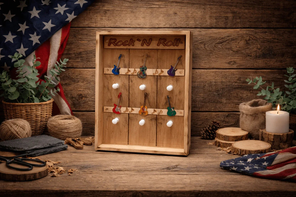 Schlüsselboard aus Holz mit Rock'n'Roll-Motiv, dekoriert mit Gitarren und Epoxidharz, rustikaler Hintergrund