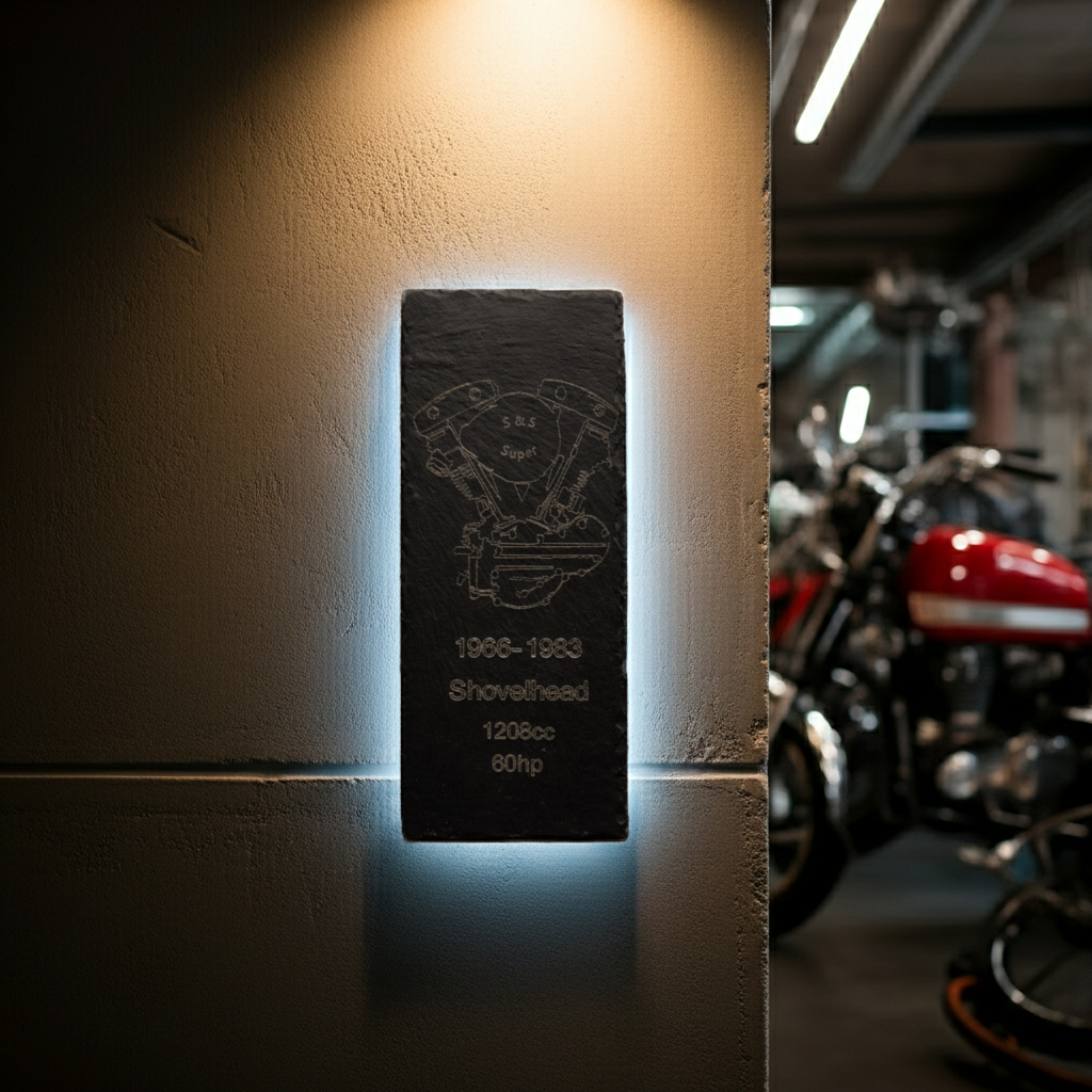 Gravierte Schieferplatte mit Motorrad - Motor